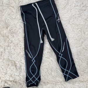 CW-X Black Stabilyx Joint Compression Tight Capri Pants Women’s Size XS